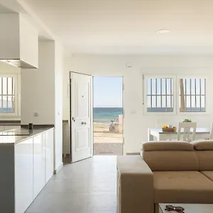 casa-en-primera-linea-de-playa-adra.es-andalucia.com/