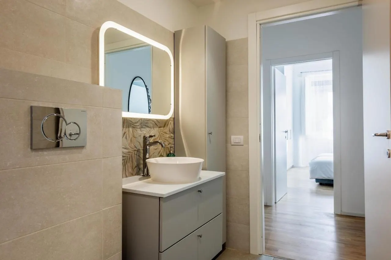 Spacious & Comfortable Apartment In Duomo By Easylife Milan