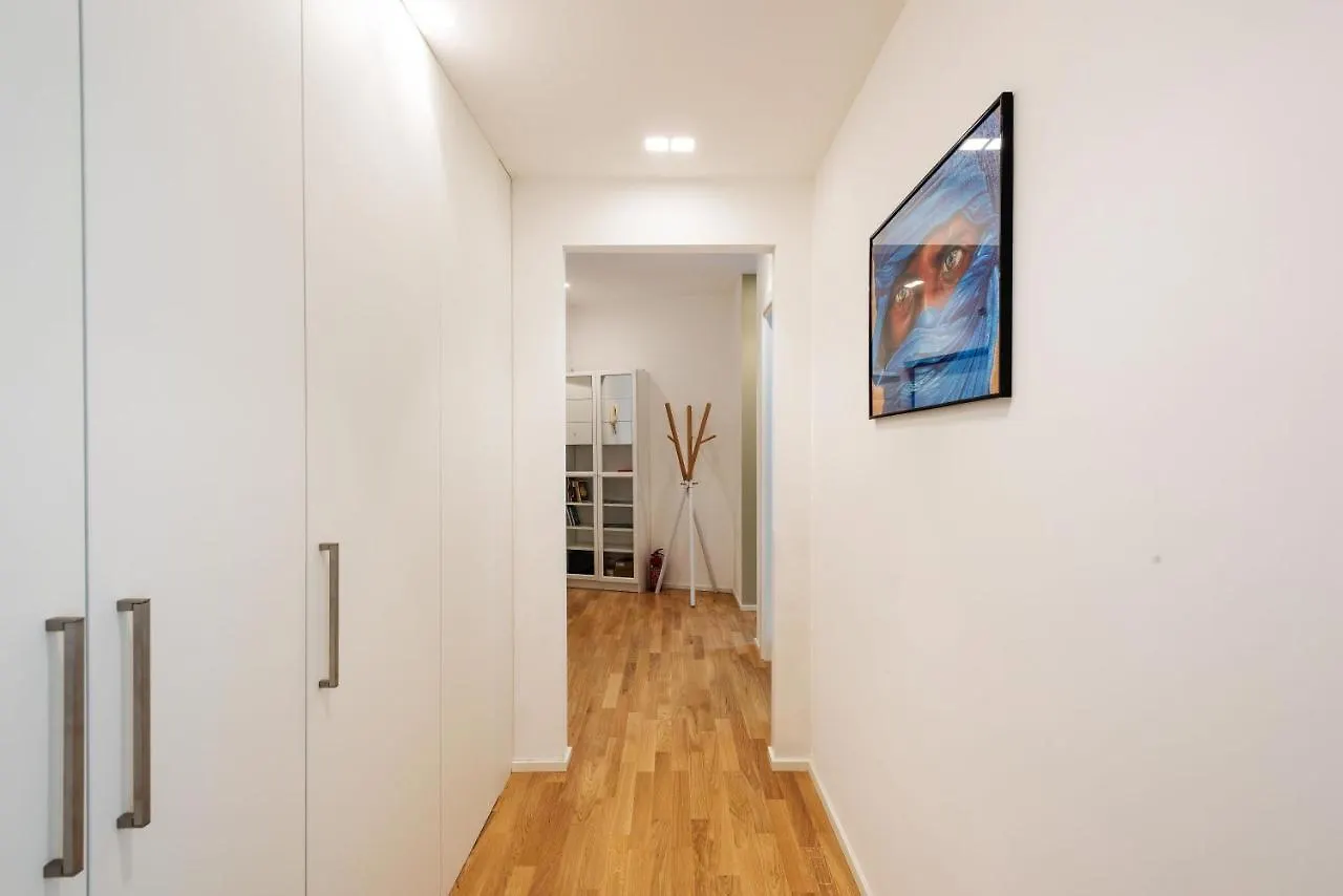 Spacious & Comfortable Apartment In Duomo By Easylife Milan