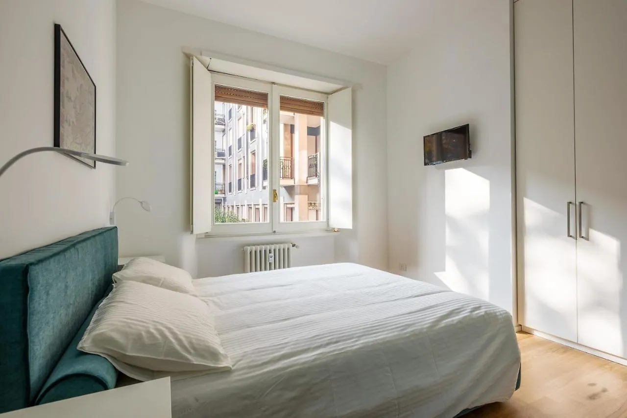 Spacious & Comfortable Apartment In Duomo By Easylife Milan 0*,  Italy