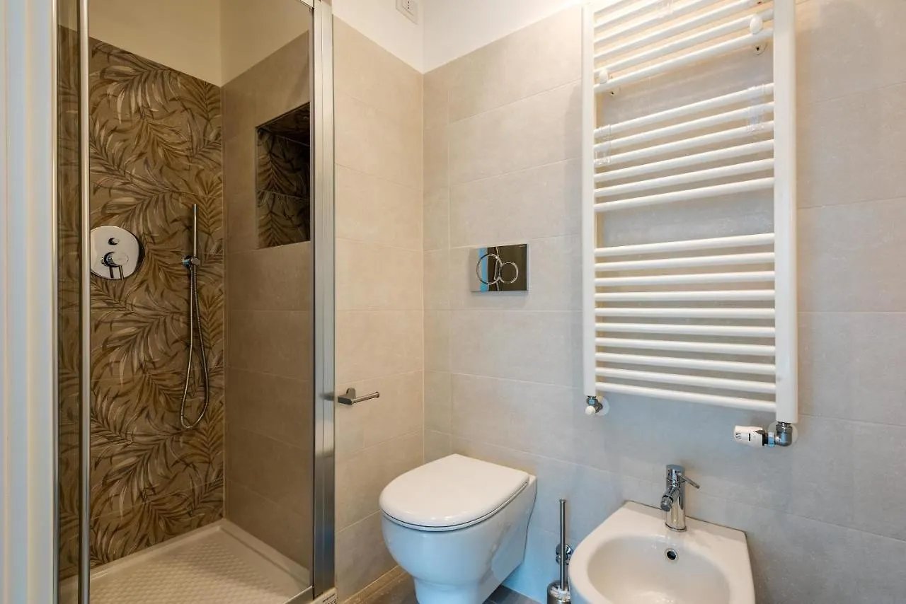 Spacious & Comfortable Apartment In Duomo By Easylife Milan Italy