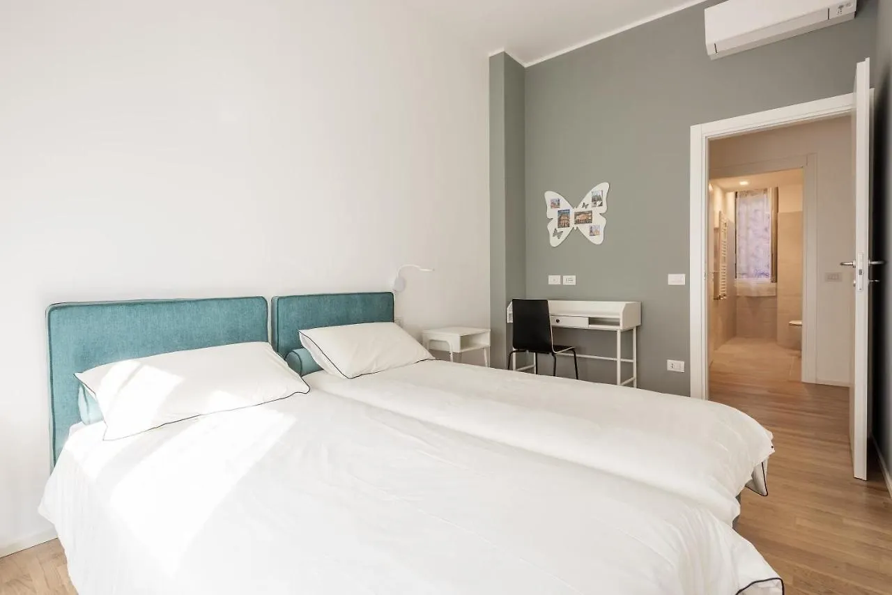 Spacious & Comfortable Apartment In Duomo By Easylife Milan Italy