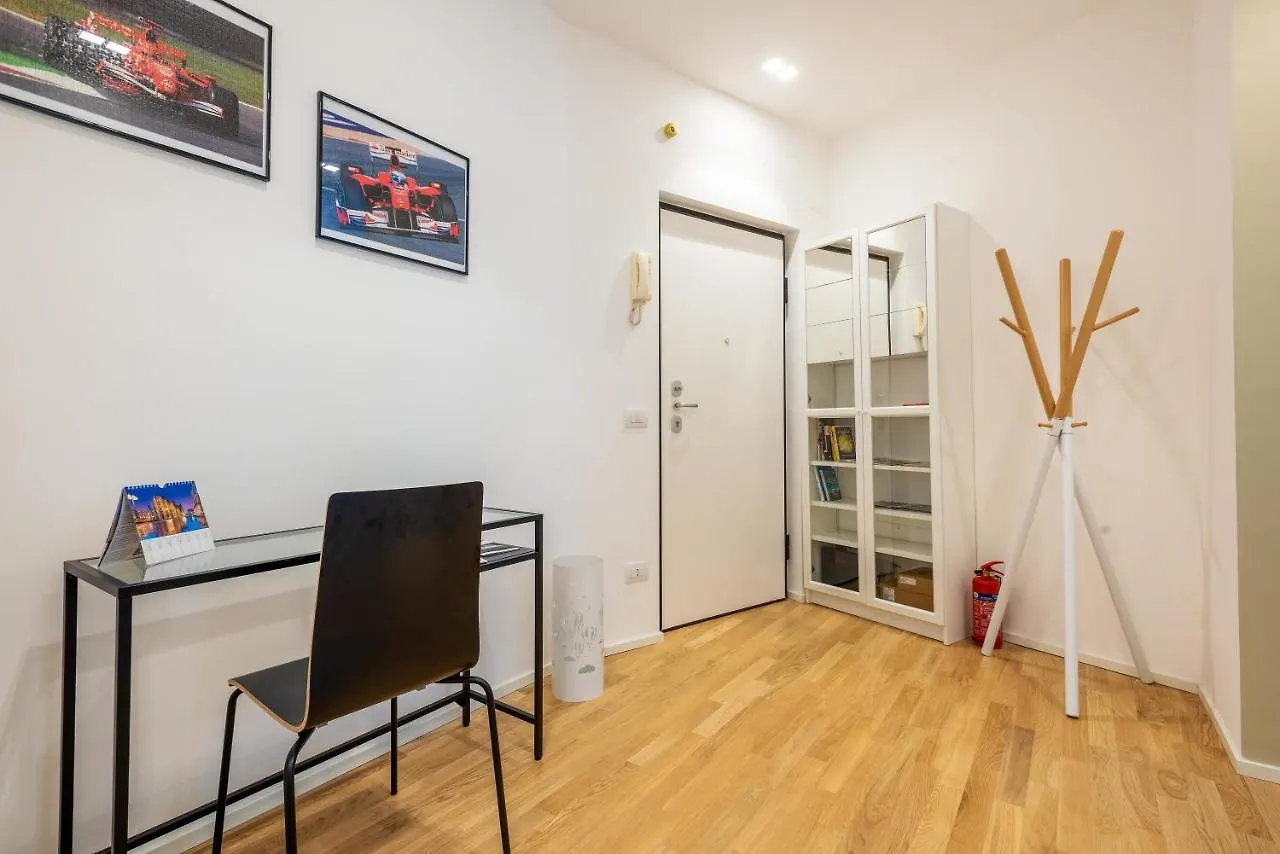 Spacious & Comfortable Apartment In Duomo By Easylife Milan