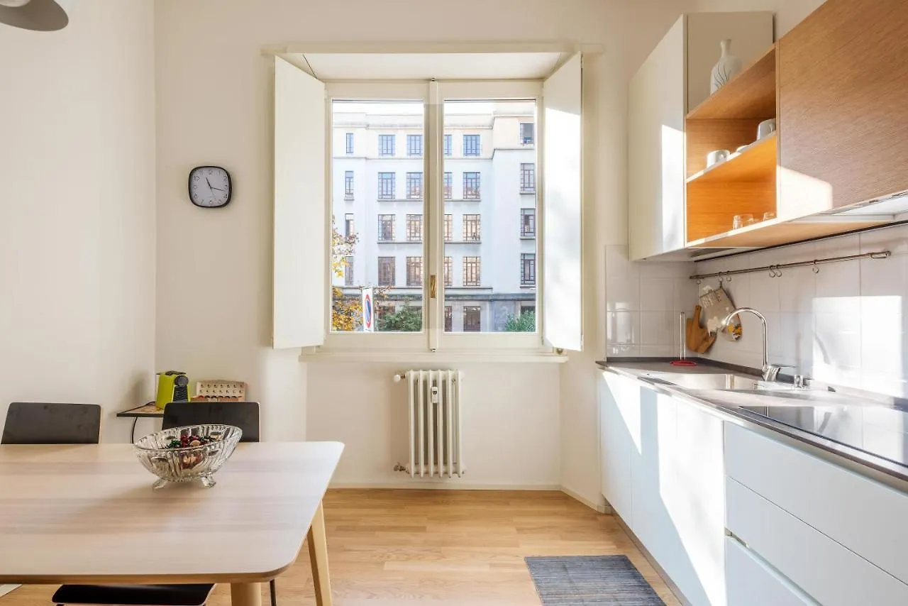 Spacious & Comfortable Apartment In Duomo By Easylife Milan